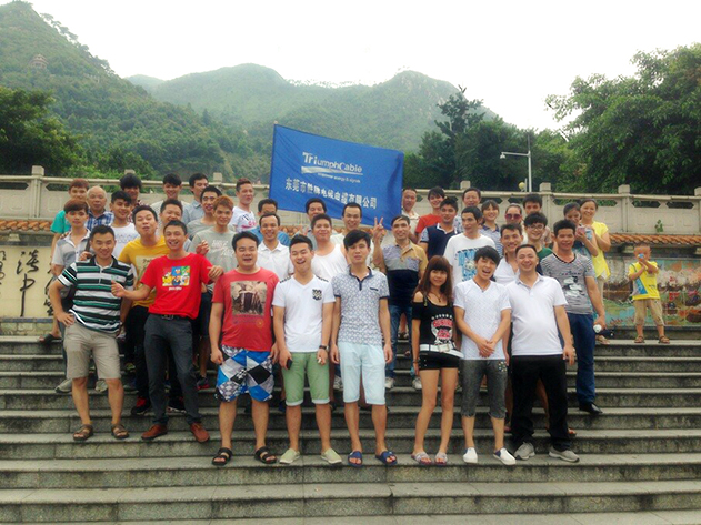 The company organizes Qingyuan rafting tourism activities for employees